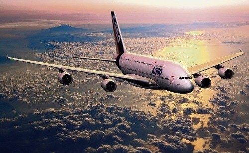 Największy pasażerski samolot świata Airbus A380. Bielsko-Biała ma wkład w jego silniki.