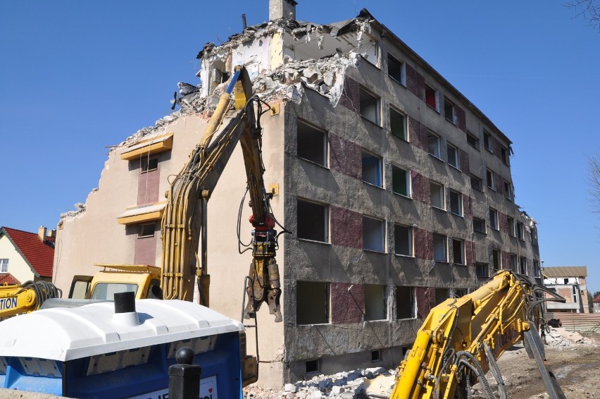 Rozbiórka dawnego hotelu robotniczego przy ulicy...