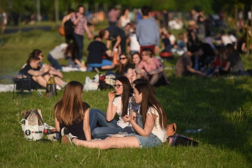 Przypominamy również, że alkoholu, narzędzi do grillowania,...