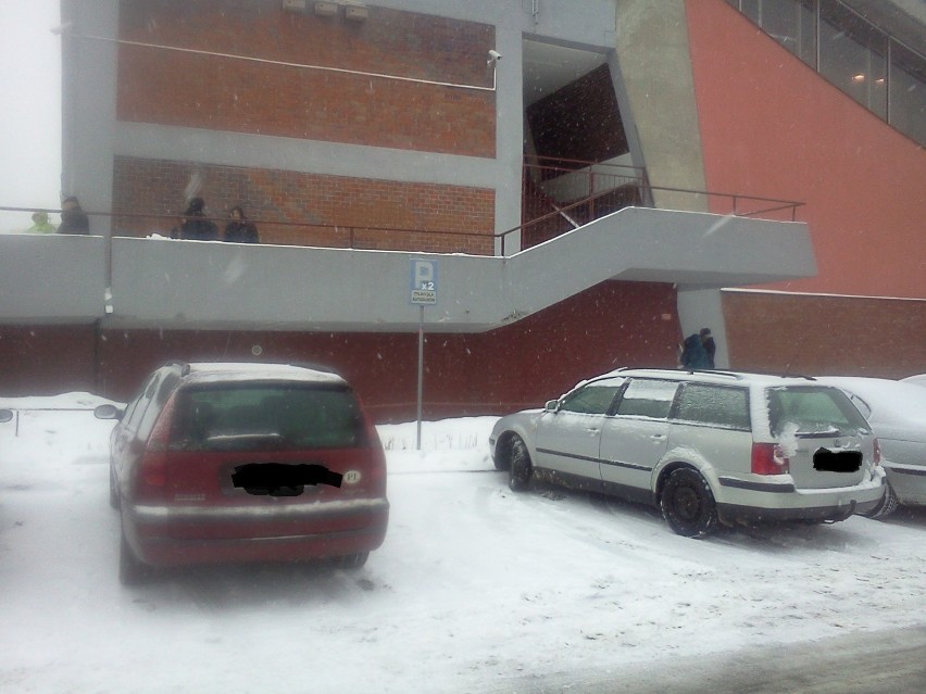Mistrzowie parkowania: parking przy hali MOSiR