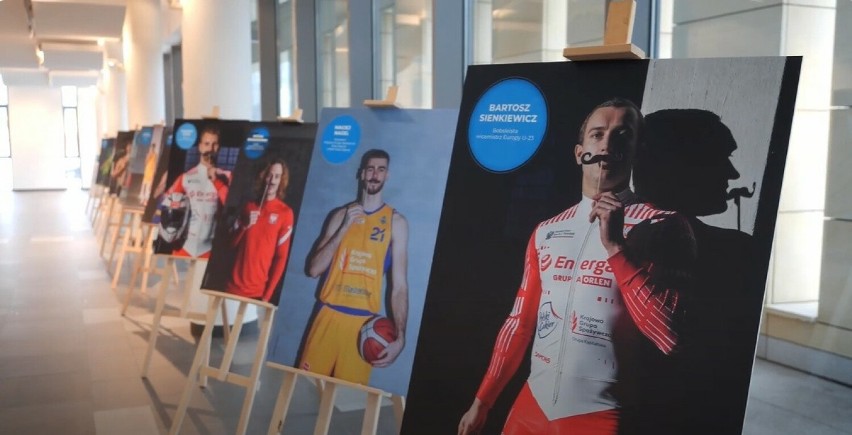 Wystawa zdjęć bohaterów akcji TAK dla JAJ w Bibliotece AMW w Gdyni