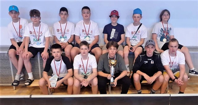 Uczniowie SP 11 Oświęcim zostali wicemistrzami Polski w unihokeju U-16. Turniej został rozegrany w Elblągu