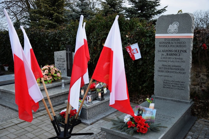 Uroczystość w hołdzie „wyklętym” na wieluńskim cmentarzu [ZDJĘCIA, FILM] 