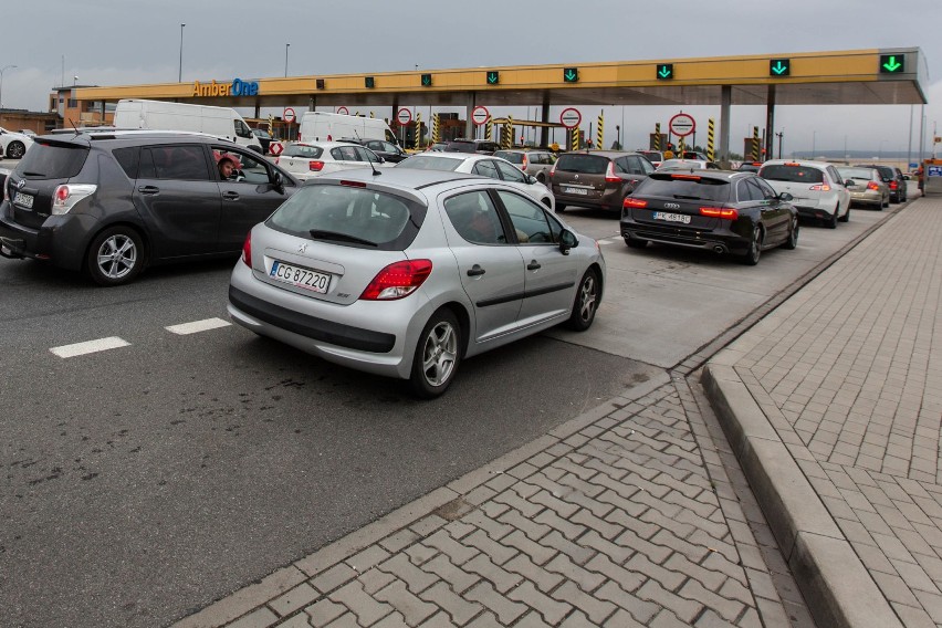 Korki na A1 zwykle tworzą się przy bramkach wjazdowych i...