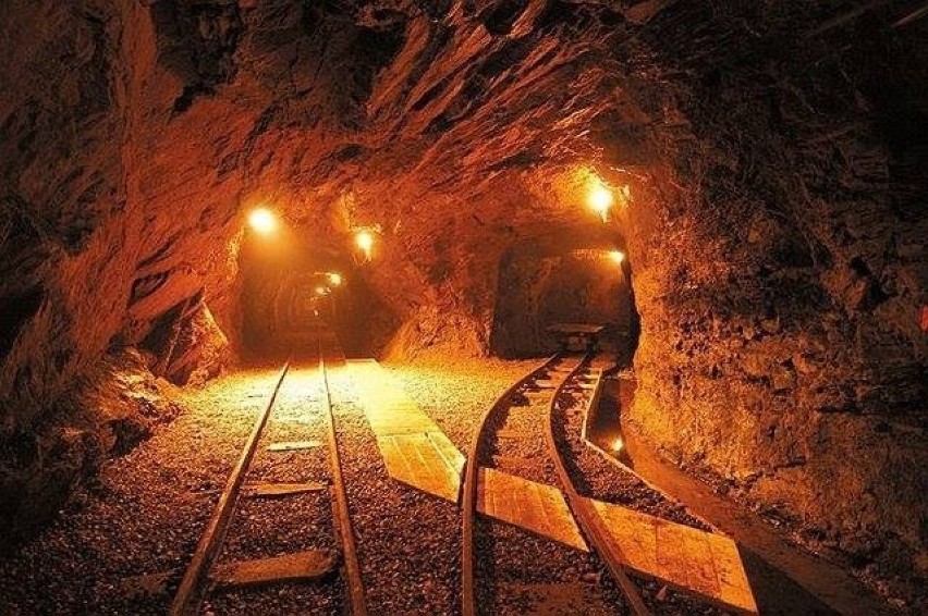 Zwiedzanie kopalni złota w Złotym Stoku to propozycja na...
