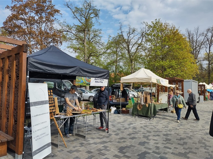 Pierwszy w tym roku Jarmark Antyków i Rękodzieła w Spale [ZDJĘCIA]