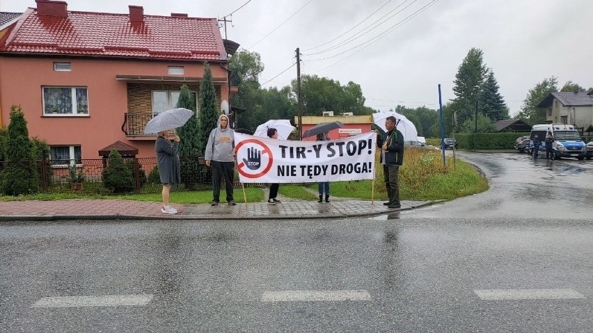 Mieszkańcy Sławkowa i Dąbrowy Górniczej protestują przeciwko...
