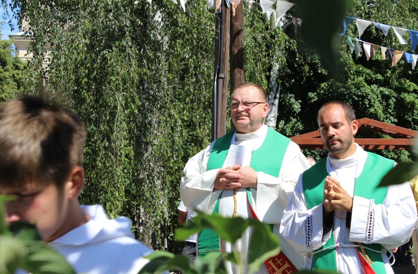 Wizyta grupy pielgrzymów w ramach Światowych Dni Młodzieży 2016. Msza św. w plenerze – Ogrody Parafialne