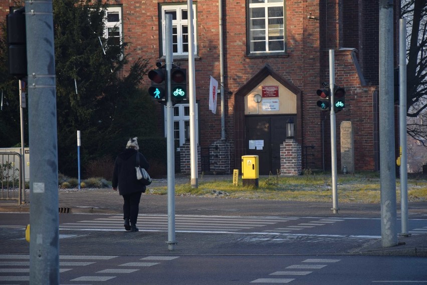 Malbork. Sygnalizacja świetlna na al. Rodła miała odmienić życie w mieście. Właśnie mija 20 lat od zastosowania tego inteligentnego systemu