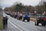 Protest rolników w Osjakowie. Droga w kierunku Wielunia była blokowana na obu pasach