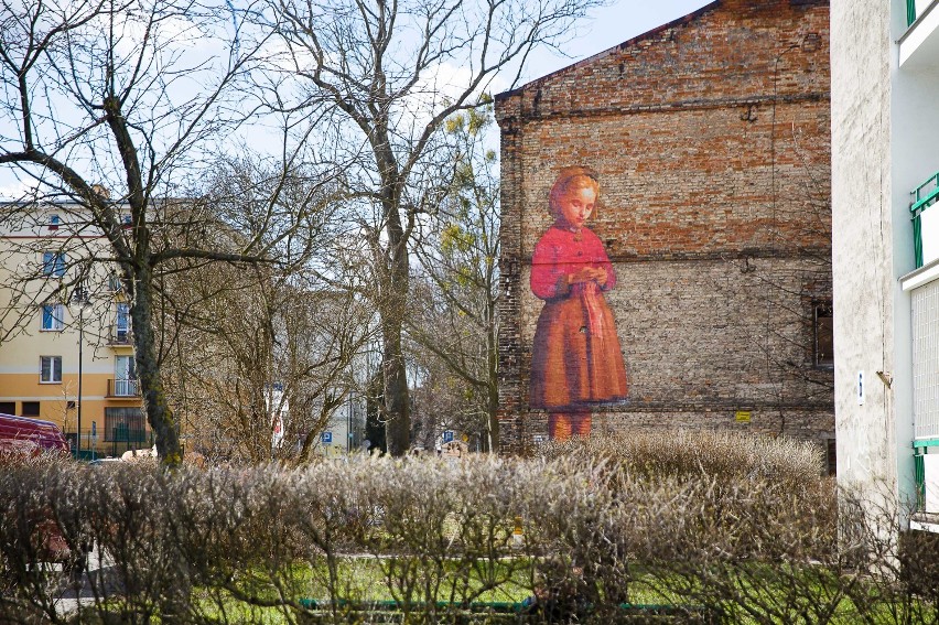 Nowy mural w Białymstoku. Dziewczynka Juliena De Casabianca [FOTO]