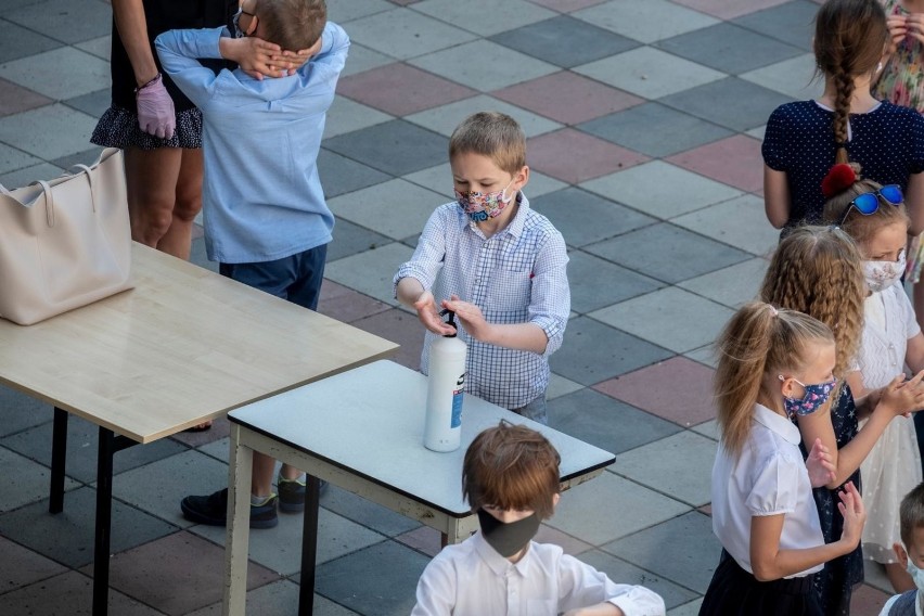 W większości szkół nie będzie 1 września br. uroczystych...