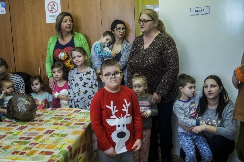 Wikingowie odwiedzili oddział dziecięcy w szpitalu w Inowrocławiu [zdjęcia]