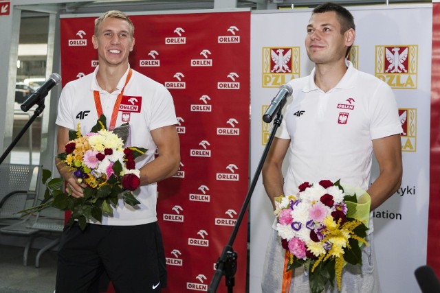 Paweł Wojciechowski i Piotr Lisek wrócili do Polski z medalami [ZDJĘCIA]

Zobaczcie też: Orlen Warsaw Marathon 2015: ZDJĘCIA UCZESTNIKÓW