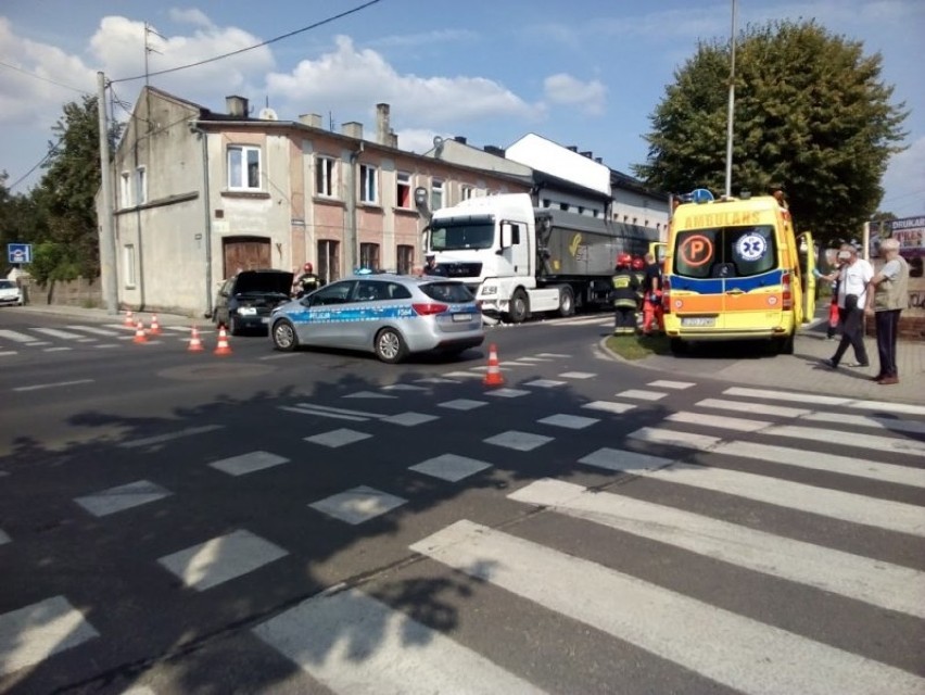 Wypadek na skrzyżowaniu Szadkowskiej i Dąbrowskiego w...