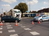 Wypadek na skrzyżowaniu Szadkowskiej i Dąbrowskiego w Zduńskiej Woli. Sprawcą mieszkaniec bełchatowskiego [FOTO]