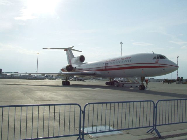 http://commons.wikimedia.org/wiki/File:PL_TU-154M_Government_Plane.JPG