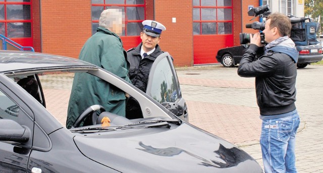 Jeden z kierowców jechał bez przedniej szyby. Inni nie potrafili zachować się na rondzie