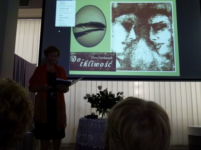 Wieluń: Promocja nowego tomiku wierszy Niny Pawlaczyk [Zdjęcia]