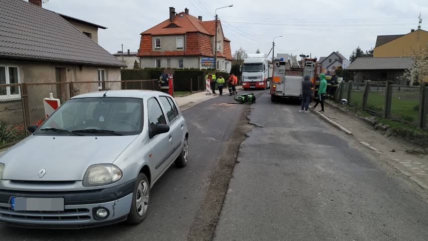 Wypadek na remontowanej drodze w Bierutowie. Ranny motocyklista! (ZDJĘCIA)
