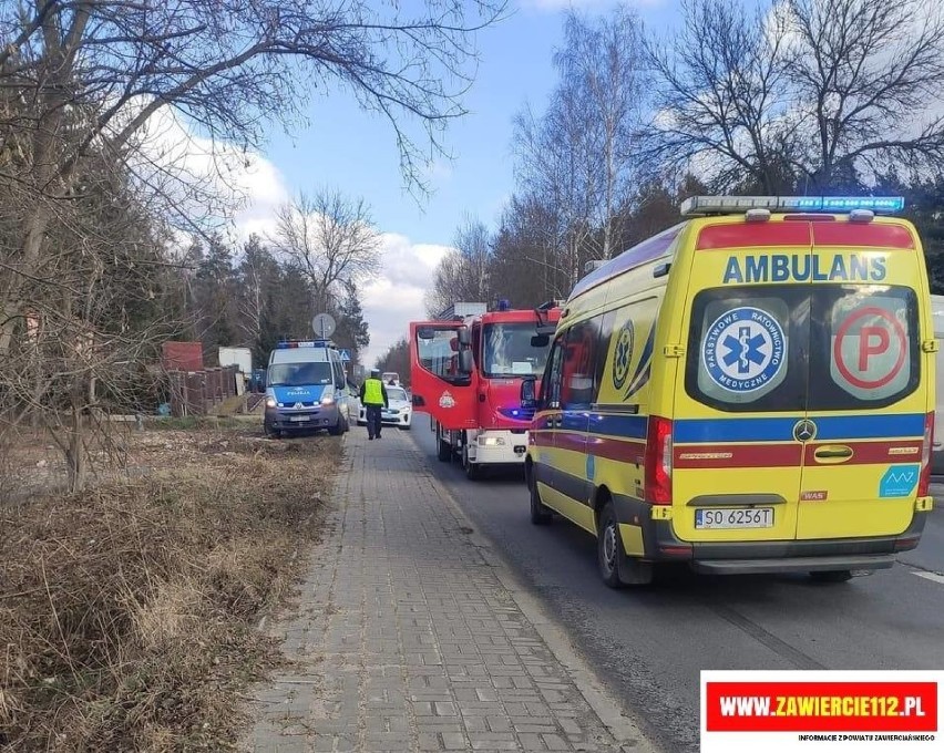 Kolizja na DW796 w Kuźnicy Masłońskiej. Samochód wjechał w...