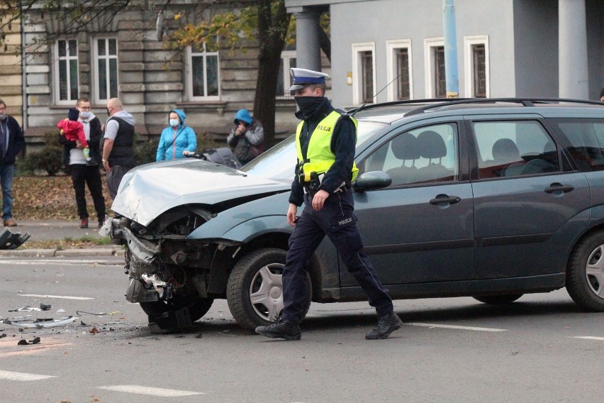 Wypadek na ulicy Piastowskiej w Legnicy