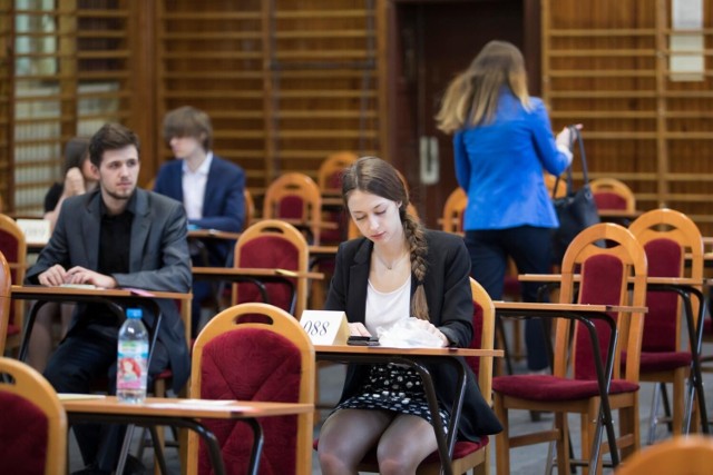 Maturalne przecieki. W tygodniach poprzedzających majowe egzaminy maturalne Internet roi się od rzekomych "przecieków". Z reguły są to próby wyłudzenia danych oraz pieniędzy.