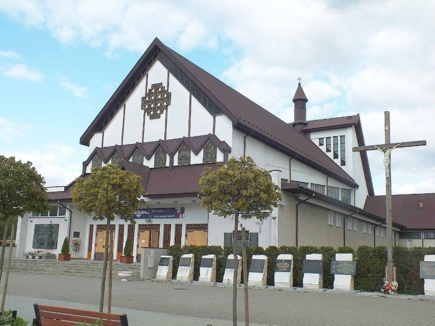 Obecny kościół parafii Wszystkich Świętych w Starachowicach