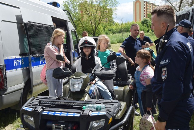 Pokazy w ramach akcji "Bezpieczna Kąpiel" odbyły się w środę, 15 czerwca, nad zalewem Borki w Radomiu.