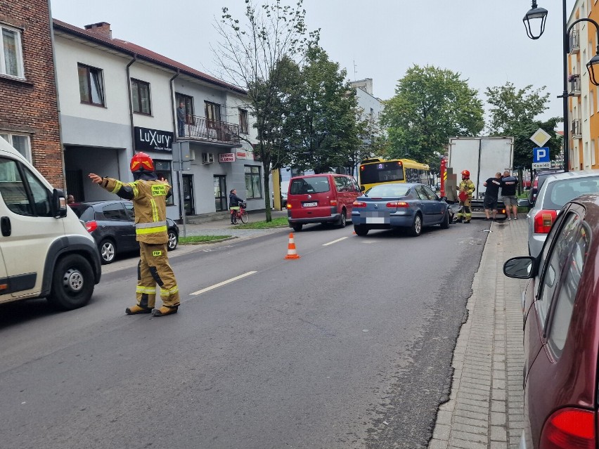 Zderzenie aut na ulicy P.O.W we Włocławku