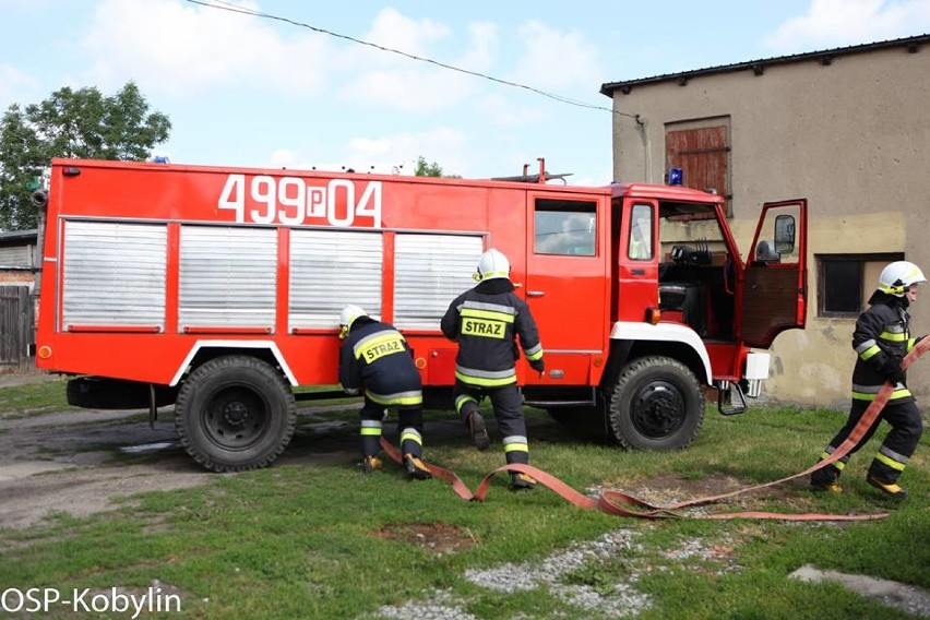 Pożar pomieszczenia gospodarczego w Łagiewnikach [ZDJĘCIA]