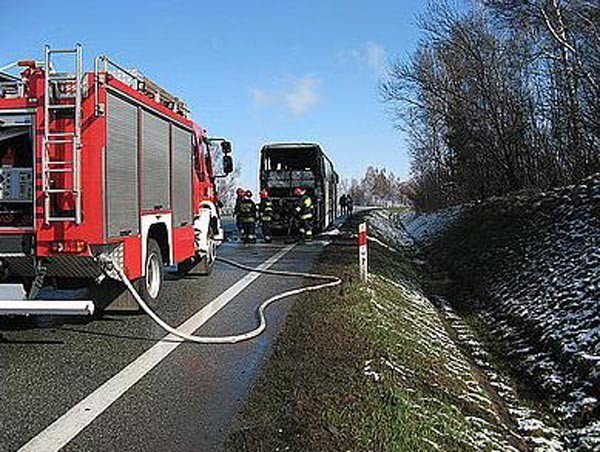 Pożar autokaru w Siewierzu na trasie DK1 [ZDJĘCIA]