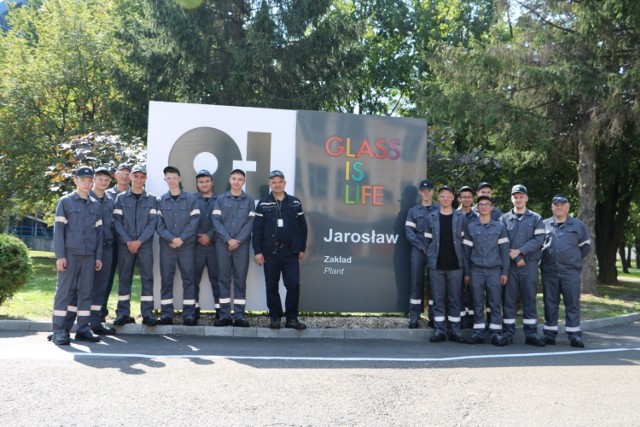 Uczniowie ZSTiO w Jarosławiu mają możliwość praktycznej nauki zawodu w Owens-Illinois, globalnej firmie, największym na świecie producencie opakowań szklanych.