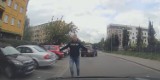 Nie dyskutował z drogowym agresorem. Tak sobie z nim poradził [WIDEO]