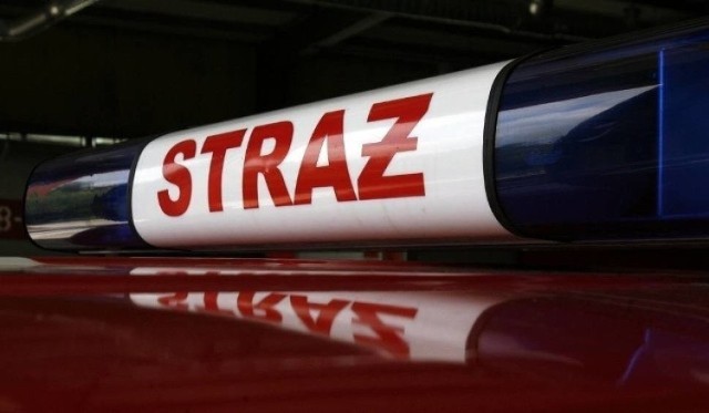 Strażacy interweniowali wczoraj na os. Flagówka w Libiążu w związku z pożarem samochodu
