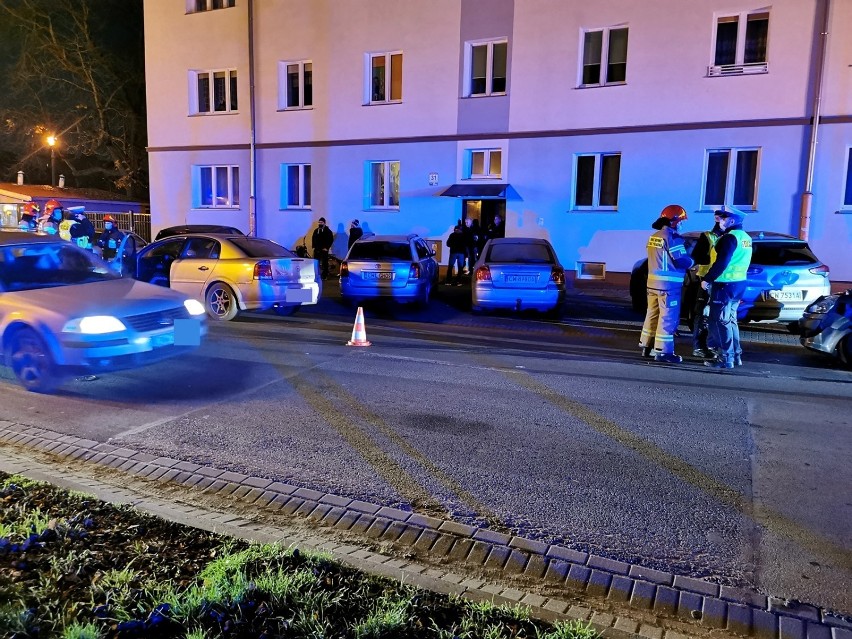 Zderzenie dwóch samochodów na ulicy POW we Włocławku