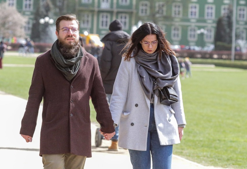 Mimo wiatru i niewysokiej temperatury słońce przyciągnęło...