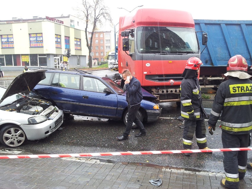 Wypadek na Katowickiej w Chorzowie, cztery osoby ranne