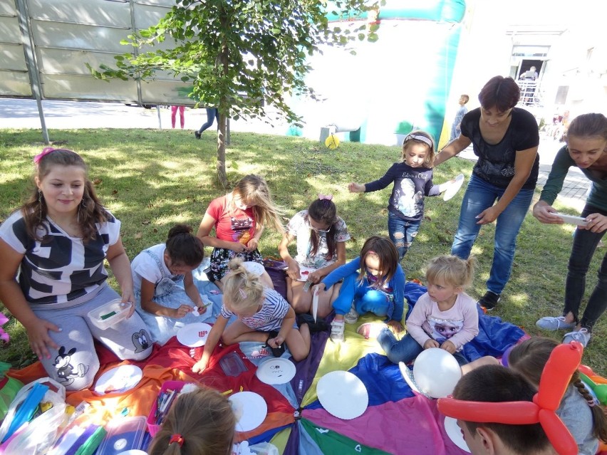 Szkoła Rodziny w Ostrowcu działa dla rodziców i ich dzieci. Założyli ją pracownicy socjalni [ZDJĘCIA]
