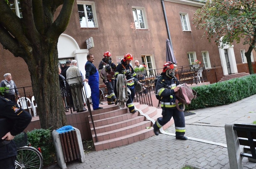 Pożar w Domu Pomocy Społecznej we Włocławku. Ewakuowano pensjonariuszy. Zdjęcia z ćwiczeń