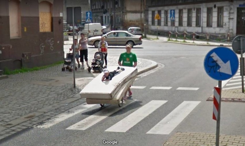 Najlepsze zdjęcia z Google Street View. Kamera widziała ciut...