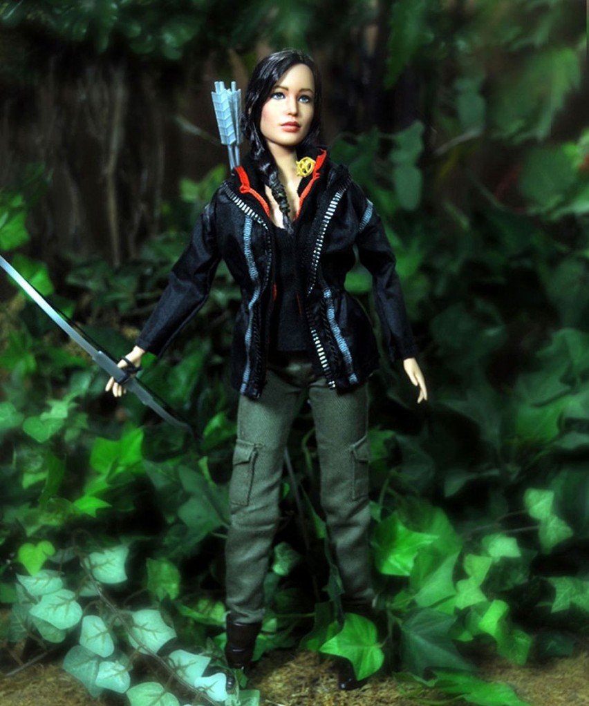 Lalka autorstwa Noela Cruza - Katniss