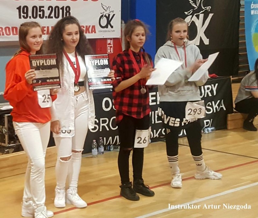 Młodzi tancerze z Żagania i Żar aż 16 razy na podium na turnieju w Środzie [ZDJĘCIA]
