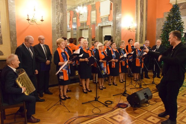 Piękne utwory w świątecznym wydaniu – w niedzielę, 19 grudnia, w Wojewódzkim Domu Kultury w Kielcach odbyła się wyjątkowa, specjalna edycja Senior Show.