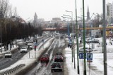 Legnica śniegiem zasypana, zima nie odpuszcza [ZDJĘCIA]