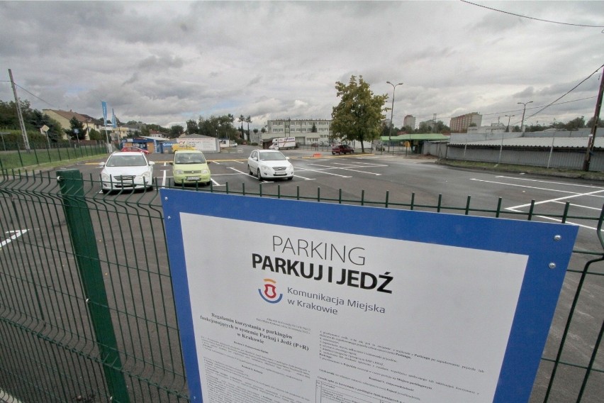 Kraków. Zamknęli parking park&ride przy ulicy Balickiej. Kierowców odsyłają do Mydlnik