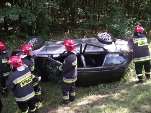 Wypadek w Antoninie. Zderzyły się volvo i volkswagen