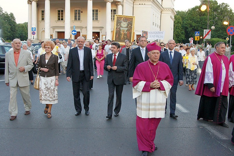 Ulicami Kalisza przeszła tradycyjna procesja od Wojciecha do Józefa. Zobacz zdjęcia