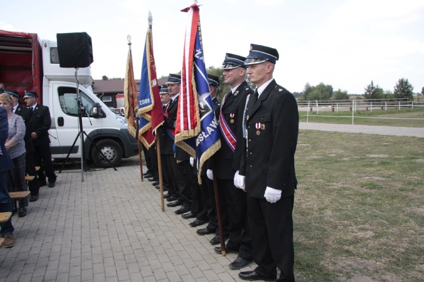 Uroczyste nadanie sztandaru jednostce Ochotniczej Straży Pożarnej w Ose (GALERIA)