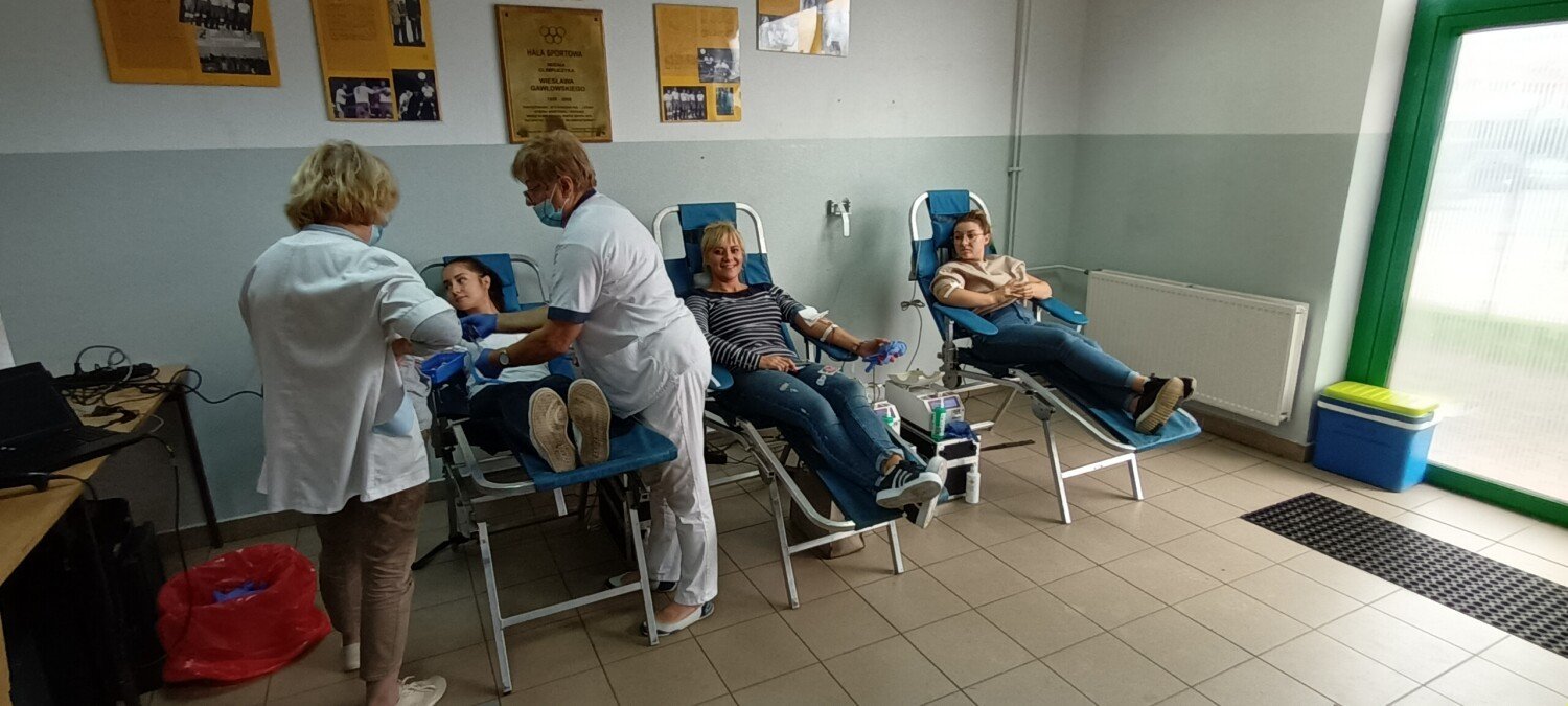 Uczniowie ZSP 3 w Tomaszowie Maz. podzielili się krwią [ZDJĘCIA